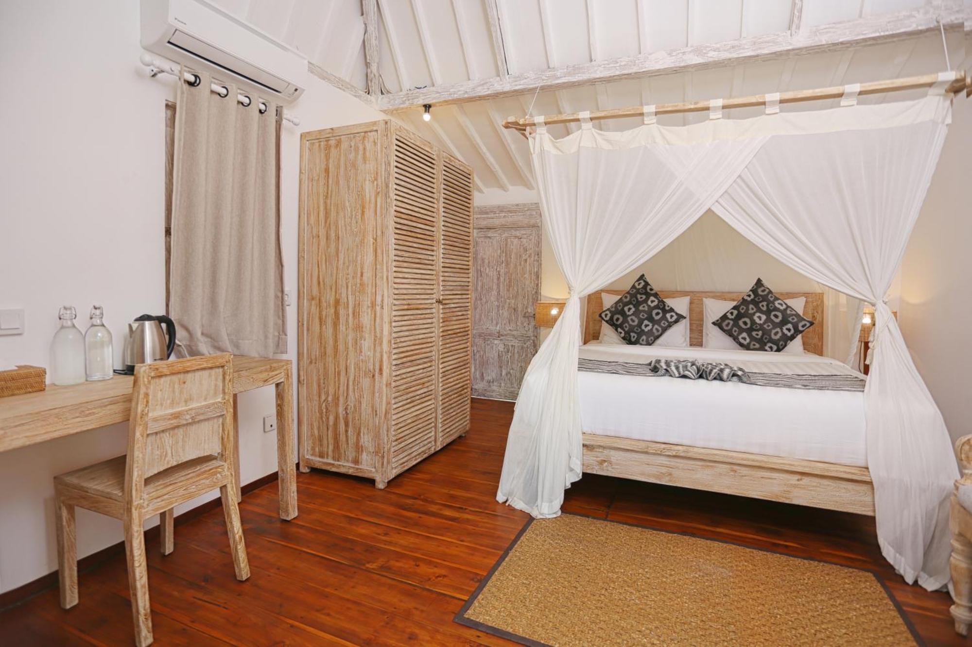 One-Bedroom Bungalow,1287924736:JPEG